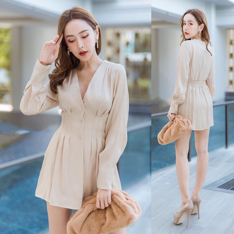 kudapy เดรสสั้นสีครีม คอวีตีเกล็ดกระดุมหน้า(ผ้าวิ๊ง) เนื้อผ้าเคลือบแมททอ