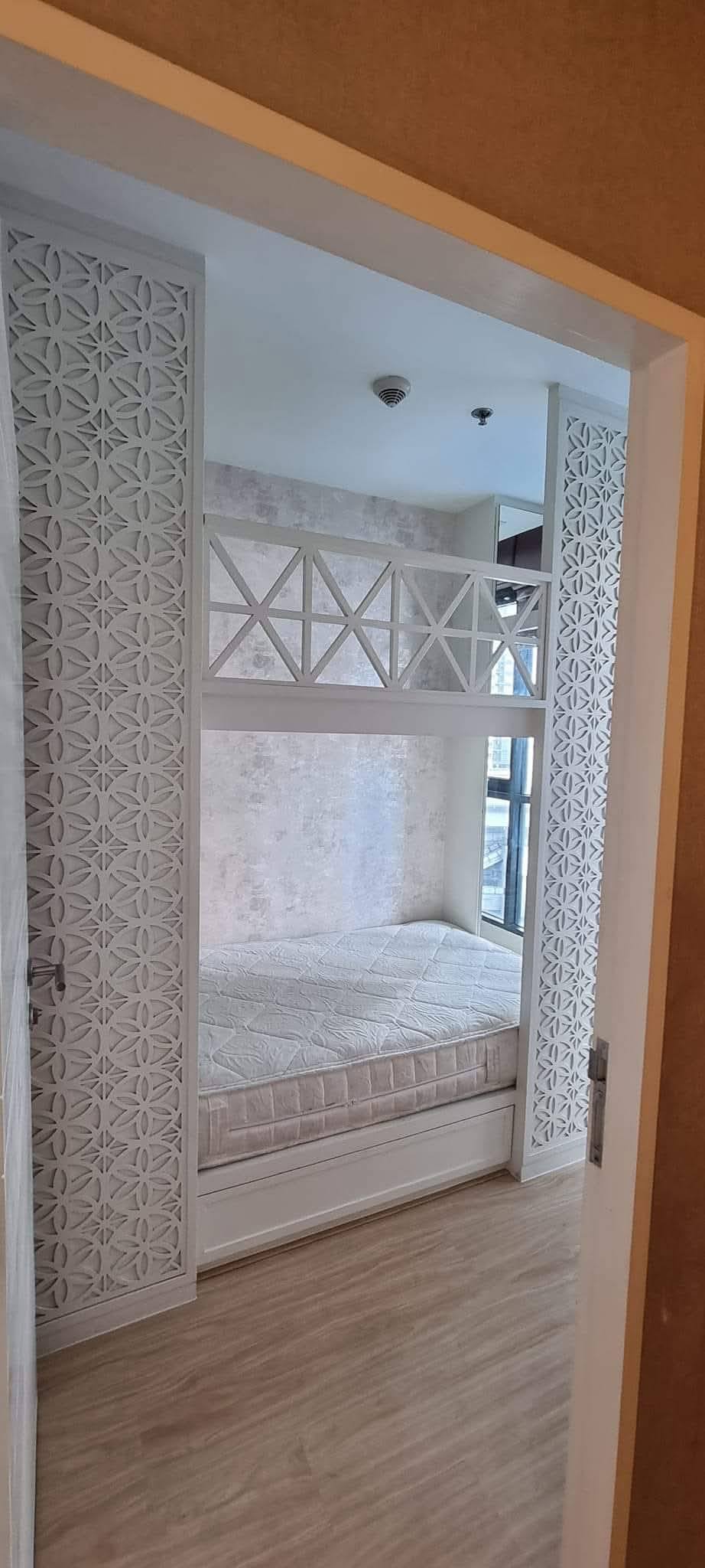 ให้เช่าคอนโด IDEO Mobi Sathorn (ไอดีโอ โมบิ สาทร) โซนพื้นที่ BTS กรุงธน ห้องแบบ 2ห้องนอน / 1ห้องน้ำ / โซนครัวปิด