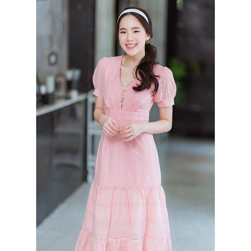 kudapy เดรสยาวคอวีแขนสั้นสีชมพู,สีเทา คอวีลายดอกจุดแต่งประโปรงชั้นลาย