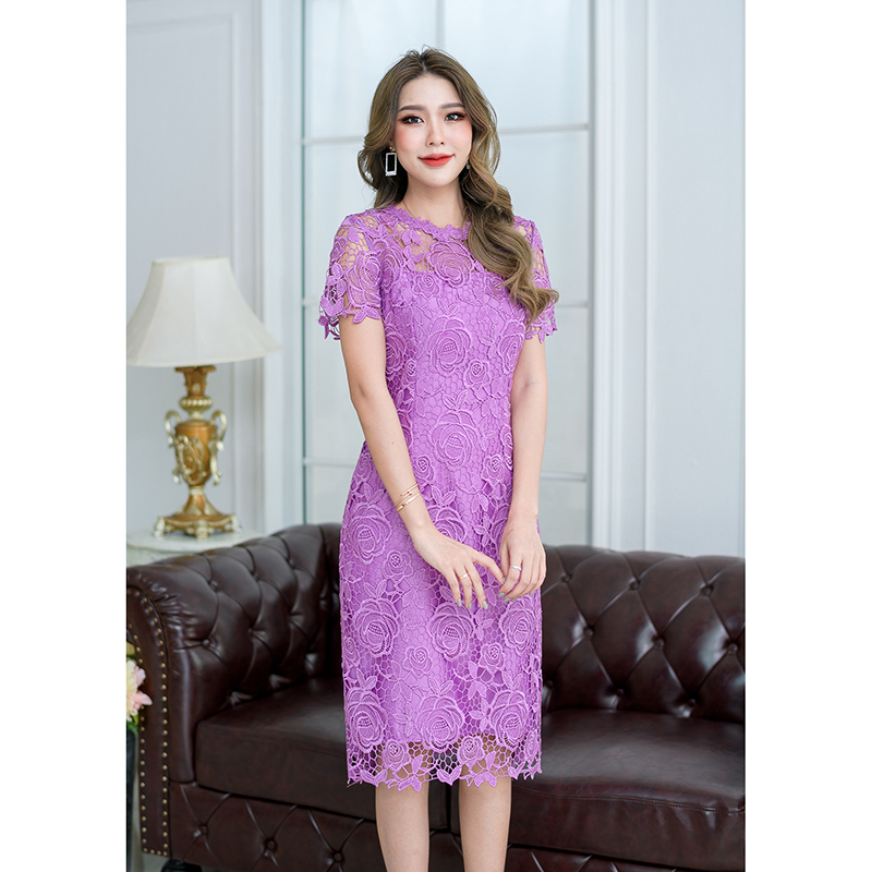 kudapy เดรสสั้นสีม่วง/สีชมพู ลูกไม้เงา ทอลายสวยๆ ลูกไม้เนื้อดี ทรงสวยยอดนิยม เป็นทรงใส่ง่ายดูเรียบหรูใส่ได้ทุกโอกาส