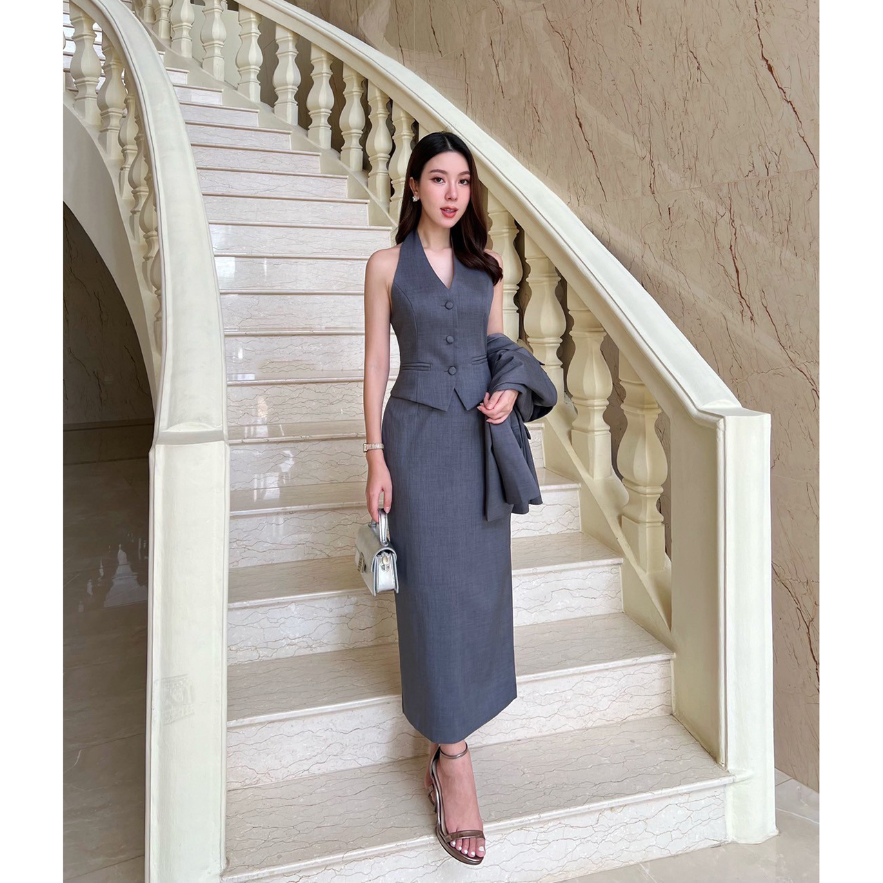 kudapy เซ็ท3ชิ้น เสื้อ Top+กระโปรงยาว+เสื้อสูท Top เป็นเสื้อกั้กกระดุมจริงด้านหน้า เว้าหลัง กระโปรงยาวซิปด้านหลังมีซับในอย่างดี