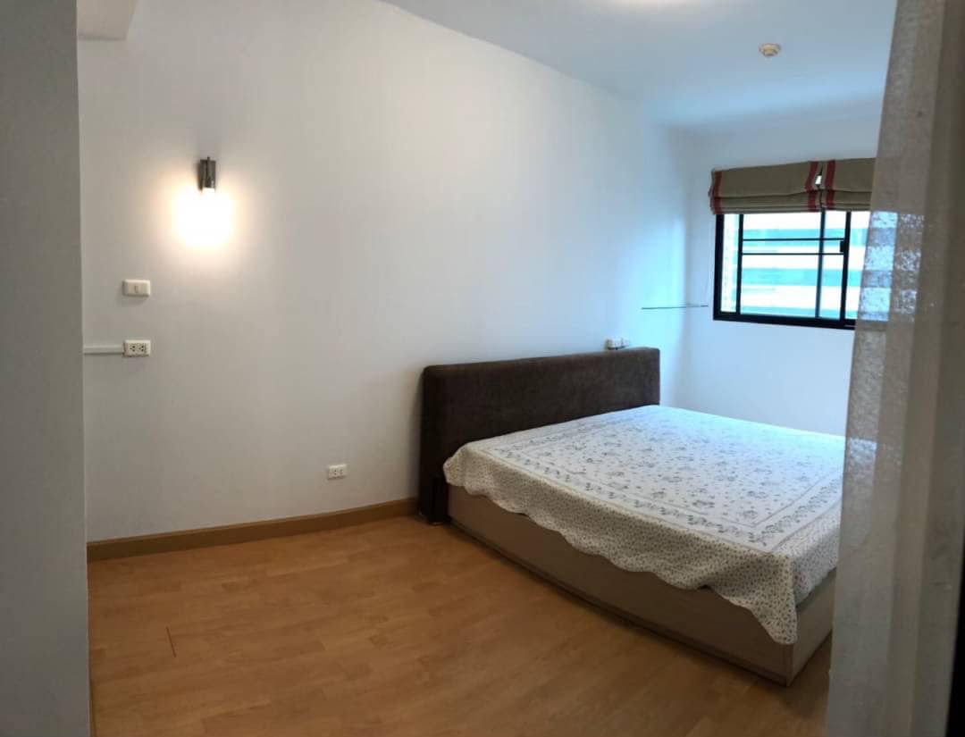 ให้เช่าคอนโด Supalai Premier Place Asoke (ศุภาลัย พรีเมียร์ เพลส อโศก) - คอนโดห้องใหญ่ติด ม.ศ.ว และ แกรมมี่ ระยะเดินได้ - การเดินทาง: ใกล้รถไฟฟ้า MRT เพชรบุรี