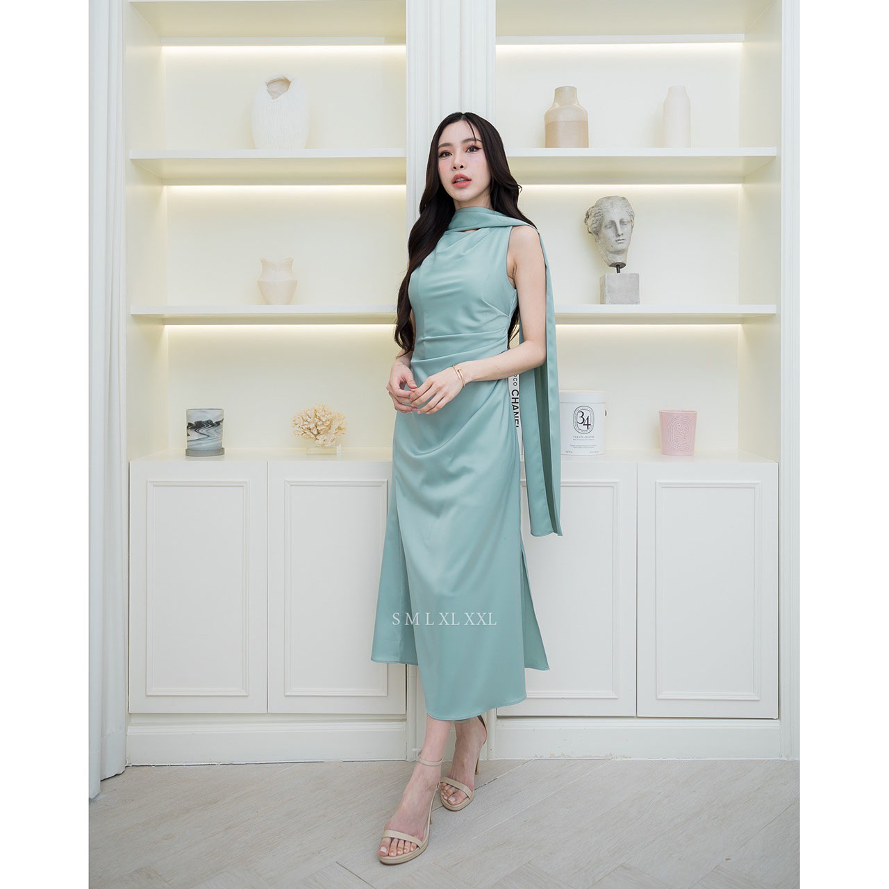 kudapy เดรสยาวแขนกุด มาพร้อมผ้าคลุมไหล่สวยเก๋ ชุดไปงานแต่งงาน ชุดออกงาน ชุดเพื่อนเจ้าสาว ผ้าเครปซาติน