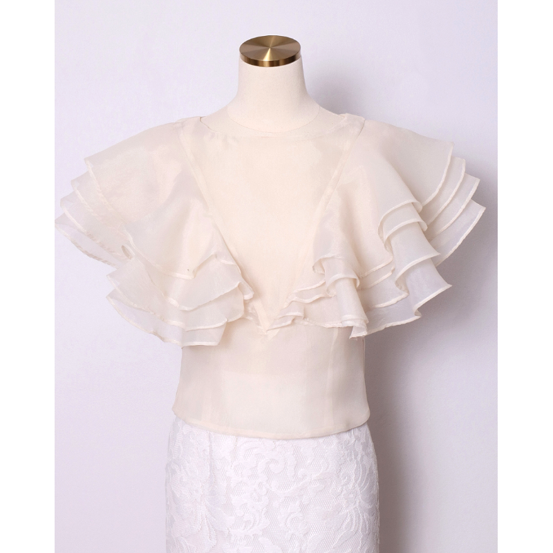 kudapy เสื้อไปงาน ผ้าแก้วคอปาดแคบสีครีม/สีม่วง แต่งระบายช่วงแขนเป็นทรงหน้าอก V Shape ระบาย 4 ชั้นสวยหรูมากๆค่ะรุ่นนี้