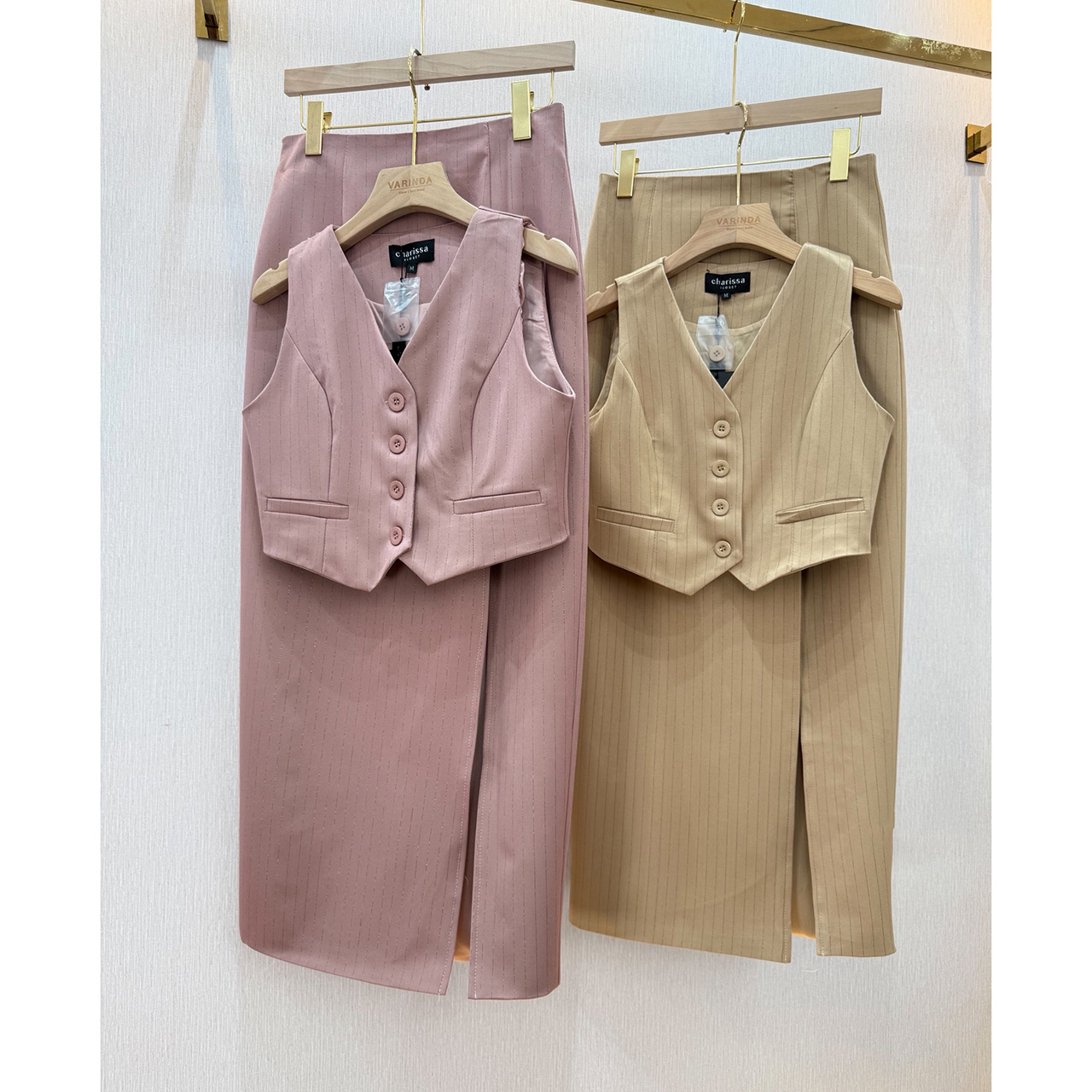 kudapy ชุดเซ็ทสีชมพูกะปิ/สีชมพูนู้ด/สีครีม ลายริ้วเสื้อแขนกุด+กระโปรงยาวผ่าหน้า สวยเกร๋มาก