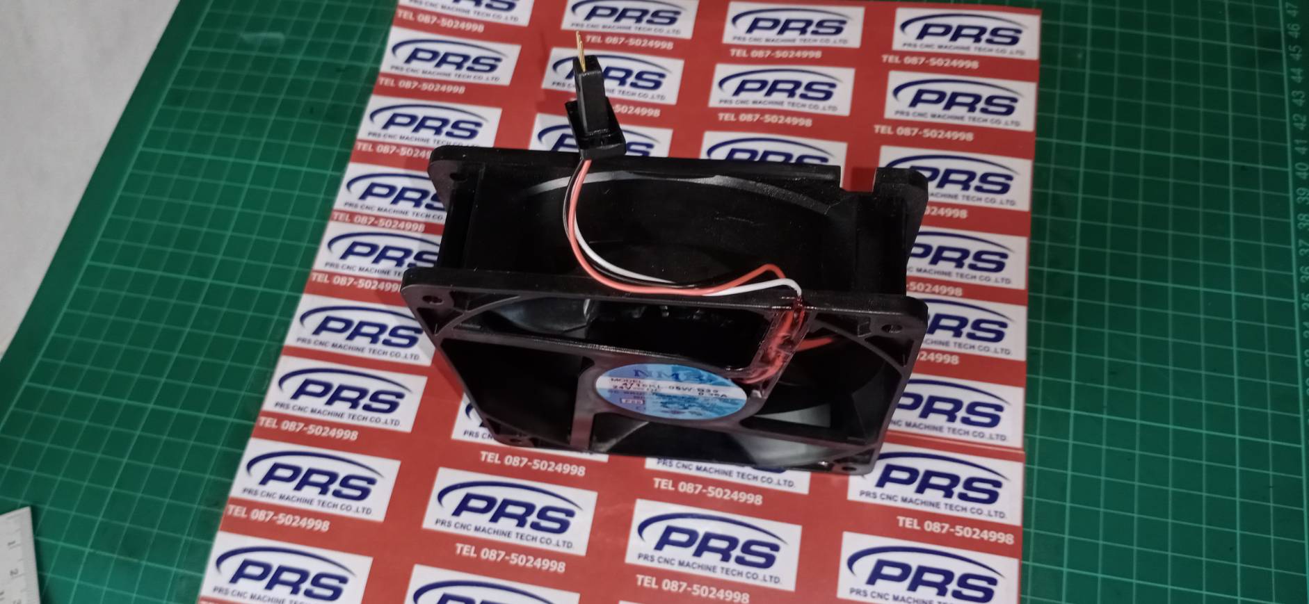 NMB 4715KL-05W-B39 Black plug