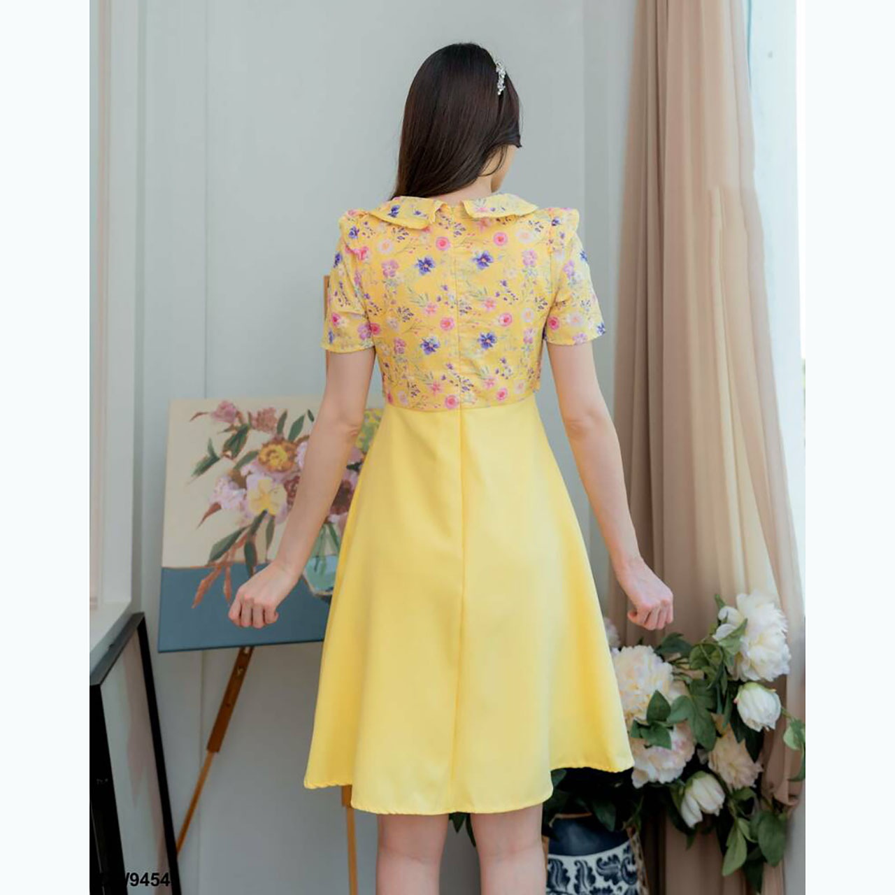 kudapy เดรสสั้นสีชมพู/สีม่วง/สีเหลือง ผ้าพื้นกั๊กลายดอกผูกโบว์