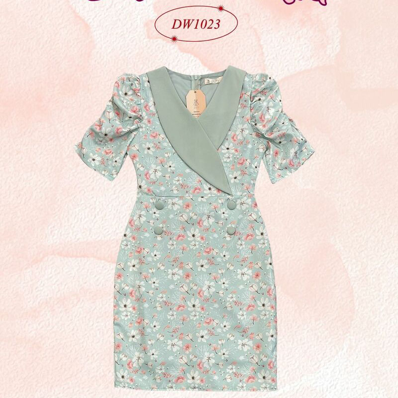 kudapy เดรสสั้นสีดำ/สีชมพู/สีดขียว ทรงสูทงานผ้าอัดลายดอก คอปก แต่งแขนพองตุ๊กตา