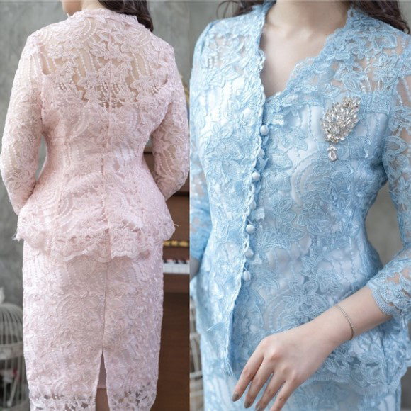 kudapy SET 2 ชิ้น เสื้อลูกไม้+กระดปรงสั้นสีฟ้า สีทอง สีชมพู แขนยาวแขนมีซับผ้ามุ้ง คอวี มีซับในในตัว