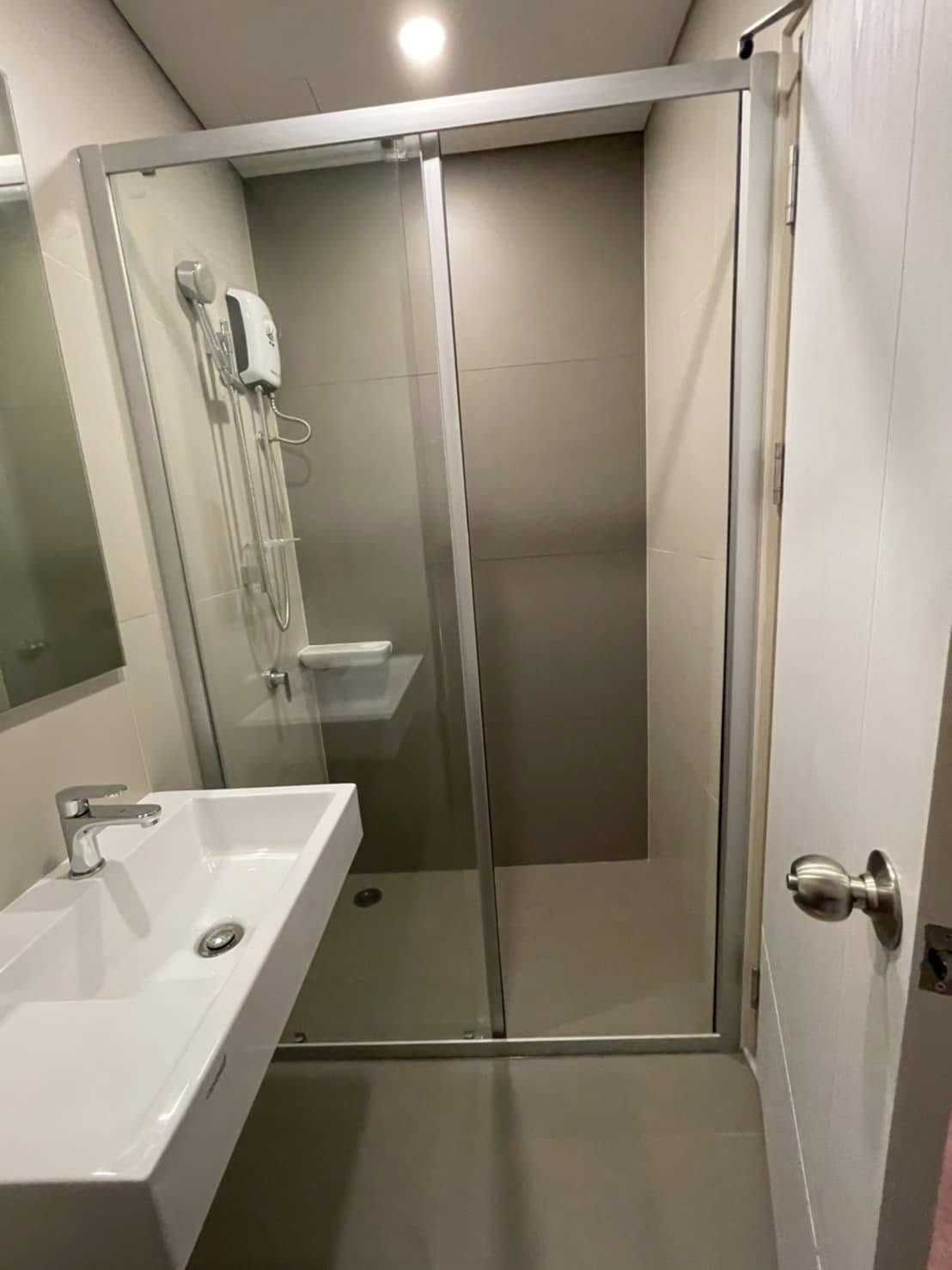 ปล่อยเช่า Lumpini Park Vibhavadi-Chatuchak : ลุมพินี พาร์ค วิภาวดี-จตุจักร - โซนพื้นที่ MRT BTS จตุจักร Studio 1ห้องน้ำ - ขนาดห้อง 25 ตรม. ชั้น 4 - ให้เช่า 12,000 ต่อเดือน