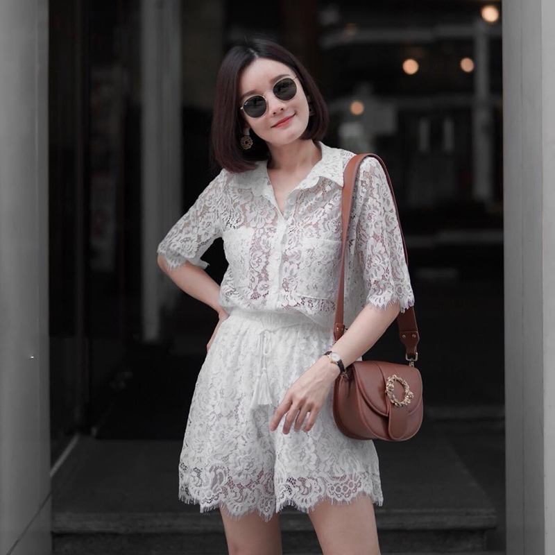 kudapy เสื้อลูกไม้ขาว ดำ ม่วง ชมพู เนื้อนุ่มอย่างดี ผ้าใส่สบายมาก ไม่บางนะคะ มาพร้อมกางเกงเอวยืด เข้าเซท