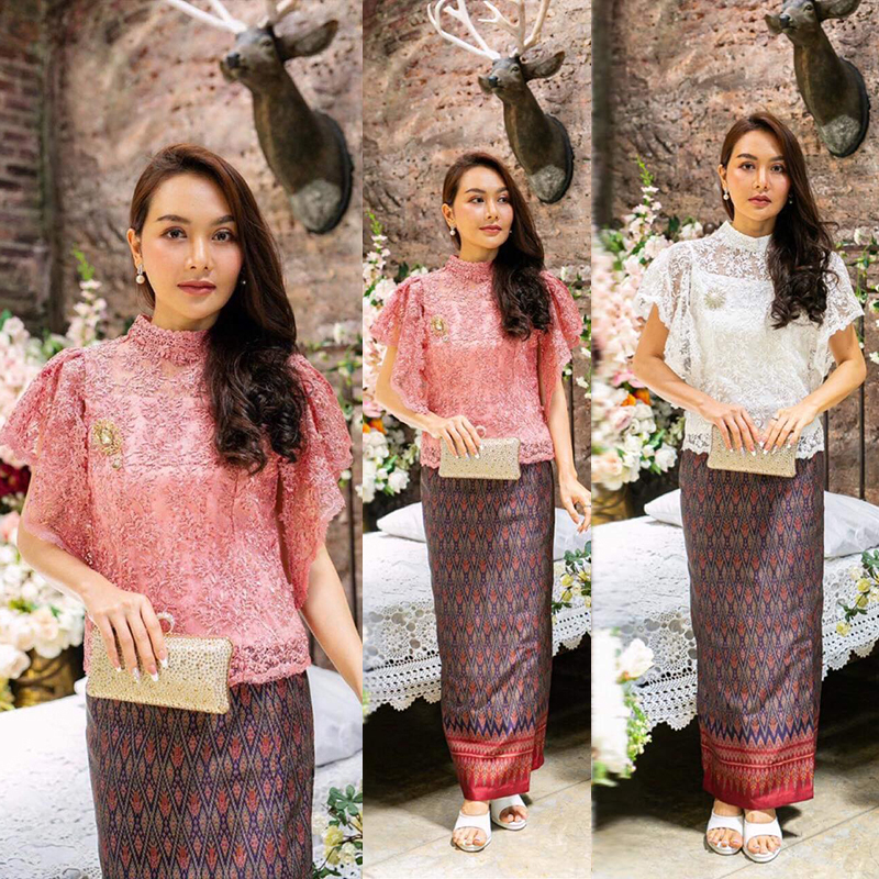 kudapy ชุดเซทเสื้อลูกไม้ใยบวบผสมเลื่อมเกรดพรีเมี่ยมสีชมพู/สีขาว ซิปหลัง มีซับทั้งตัว แขนระบาย+ผ้าถุงงานตัดห้องเสื้อ งานทอลายละเอียดทั้งตัว