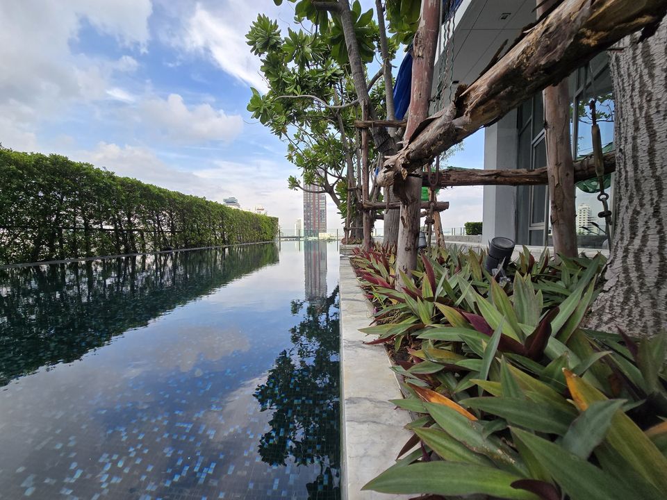 สนใจชมห้องติดต่อได้เลย Line ID: Smile-easy ปล่อยเช่าคอนโด HQ Thonglor by Sansiri (เฮชคิว บาย แสนสิริ) - 1ห้องนอน 1ห้องน้ำ 1ห้องนั่งเล่น - ใกล้ BTS ทองหล่อ - ขนาดห้อง 50 ตรม. ชั้น 26