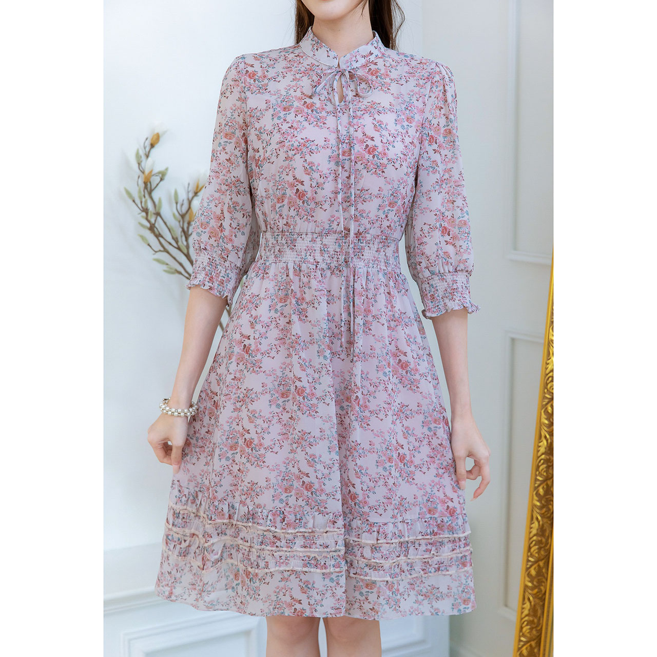 kudapy เดรสชีฟองลายดอก สวยพริ้ว ดีเทลชุดสวย มีลูกเล่นช่วงชายกระโปรง เย็บแต่งจับจีบสามเลเยอร์