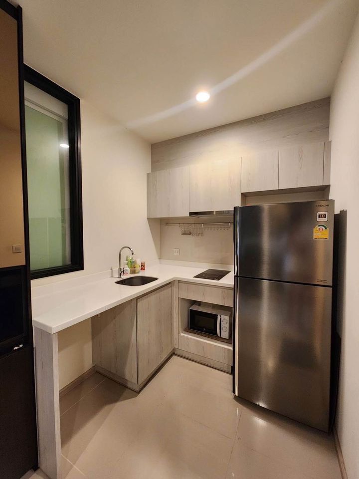 ให้เช่าคอนโด Life Asoke (ไลฟ์ อโศก) - ใกล้ มศว. เซ็นทรัลพระราม 9 - การเดินทาง: รถไฟฟ้า MRT เพชรบุรี