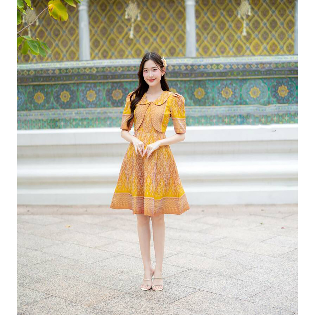 kudapy เดรสสั้นสีเหลือง ผ้าไทยกั๊กคอบัวใส่ทำงาน ออกงานสวยดูดี