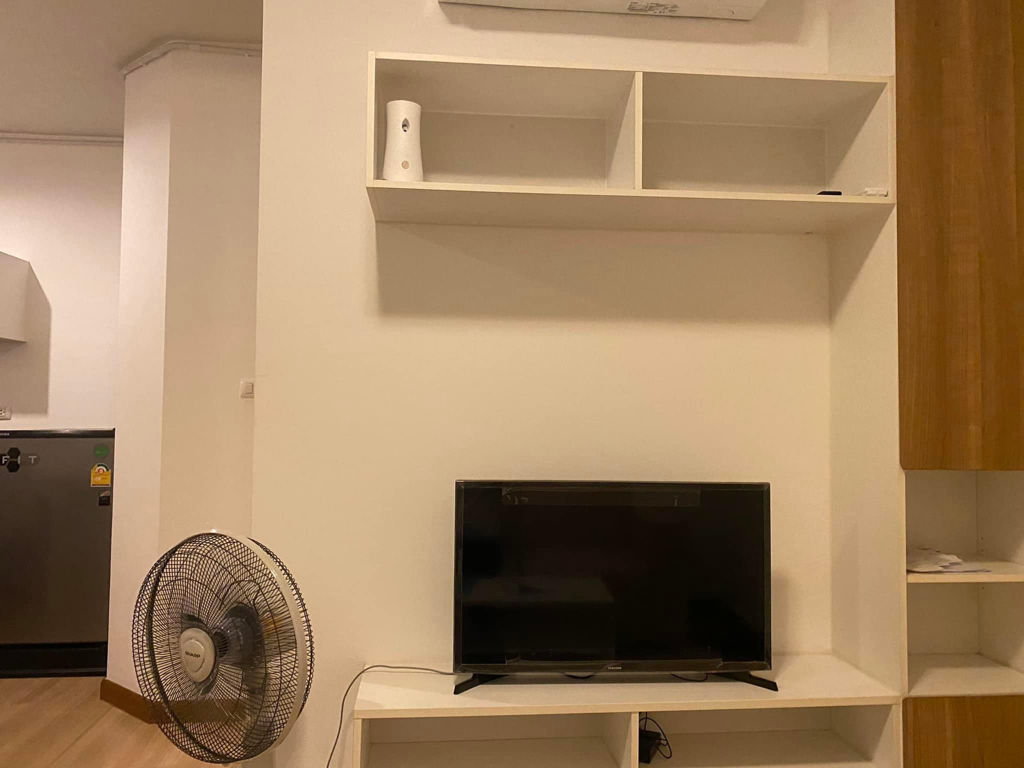 ปล่อยเช่าคอนโด J Condo Sathorn-Kallaprapruk (เจ คอนโด สาทร-กัลปพฤกษ์) - 1ห้องนอน 1ห้องน้ำ 1ห้องนั่งเล่น - ขนาดห้อง 31 ตรม. ชั้น 4 ตึก A ชั้นเดียวกับสระว่าย ฟิตเน็ต