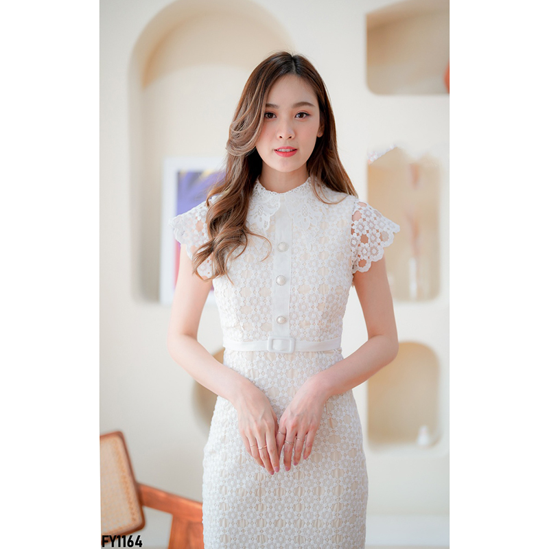 kudapy เดรสสั้นสีขาว ผ้าฉลุแต่งเข็มขัด ลูกไม้สวยดูดี