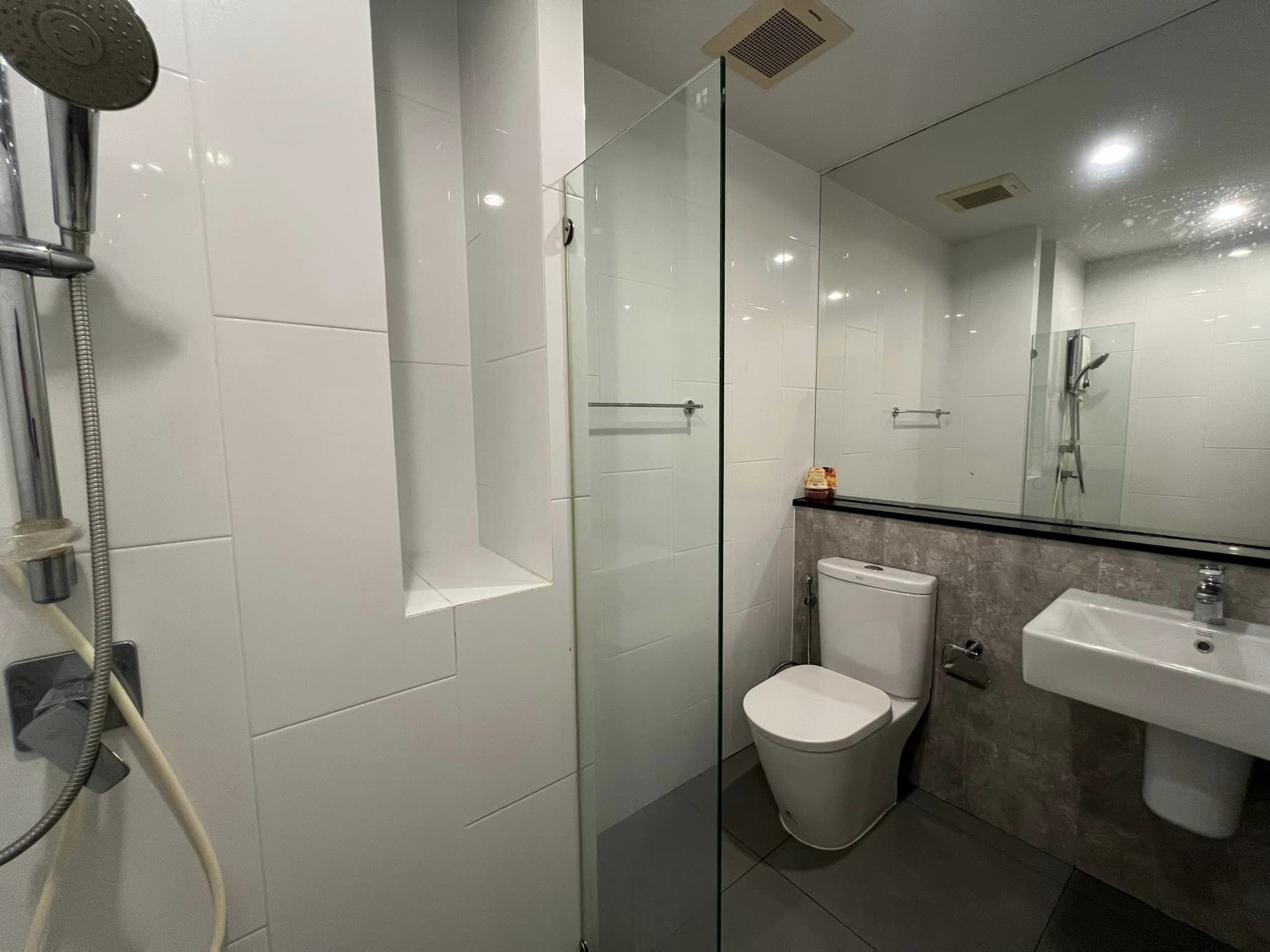 ปล่อยเช่าคอนโด เดอะ แกลเลอรี่ แบริ่ง (The Gallery Bearing) - ห้องมุม Private สุดๆ เฟอร์เครื่องใช้ไฟฟ้าครบครั้น - การเดินทาง: ใกล้ BTS แบริ่ง