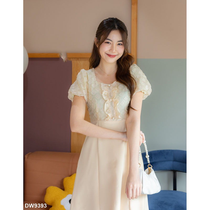 kudapy เดรสสั้นสีเขียว/สีครีม/สีดำ แต่งระบายที่อก+กระดุม 3 ชิ้น