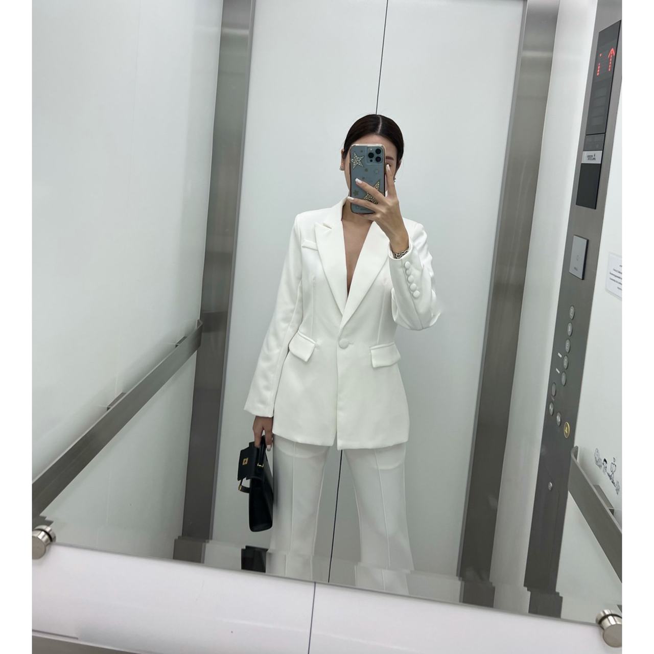 kudapy setsuit เสื้อ+กางเกง ตัวเสื้อออกแบบให้มีกระดุมปั้มผ้าเดียวกับสูท 1 เม็ดติดได้จริง กระเป๋าจริง มีซับในทั้งตัว