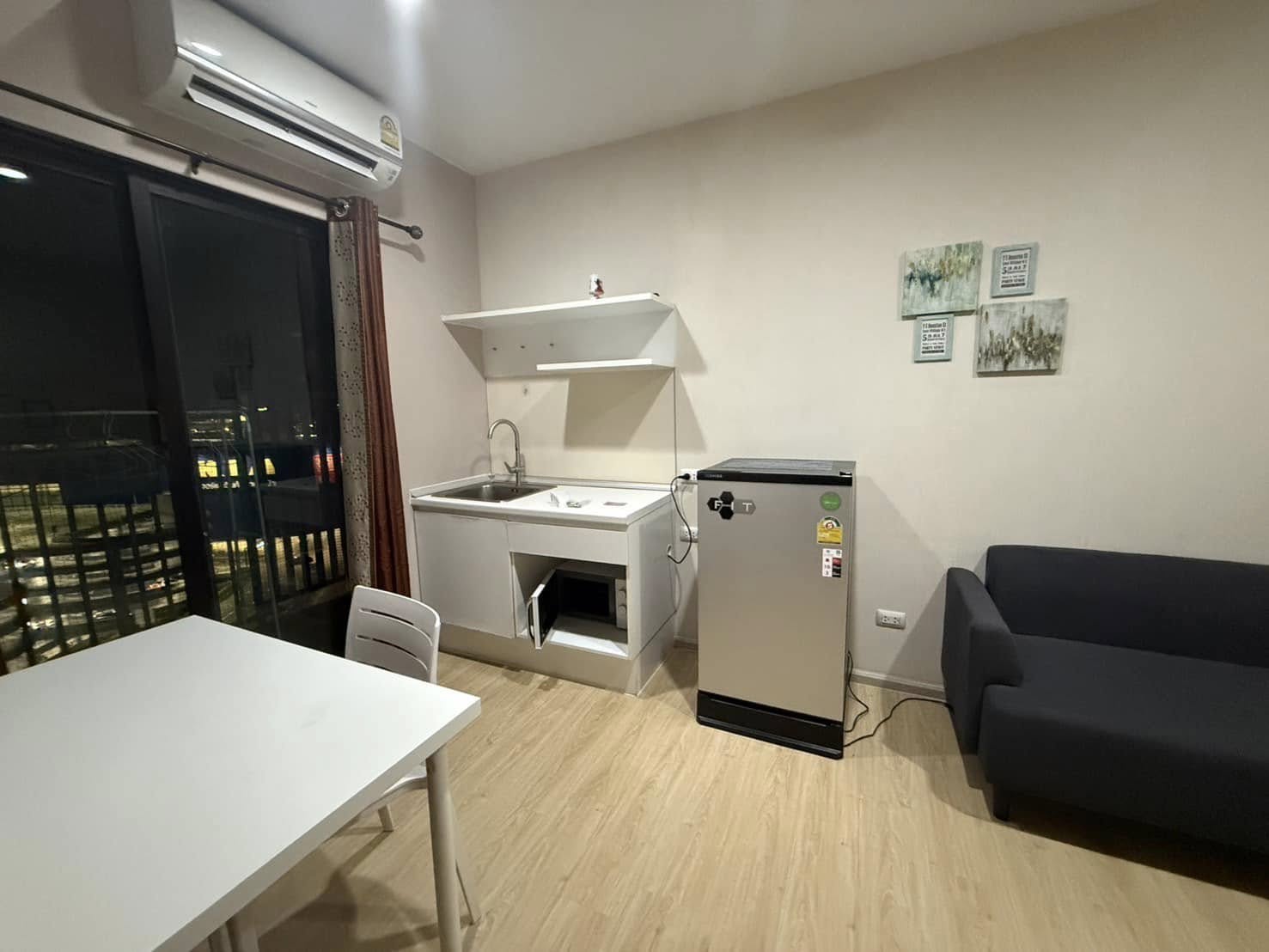 ให้เช่าห้องแบบ 1ห้องนอน 1ห้องน้ำ โซนพื้นที่ MRT ตลาดบางใหญ่ คอนโด Plum Condo Central Station (พลัม คอนโด เซ็นทรัล สเตชั่น) ขนาดห้อง 24 ตรม. ชั้น 11 เฟส 1