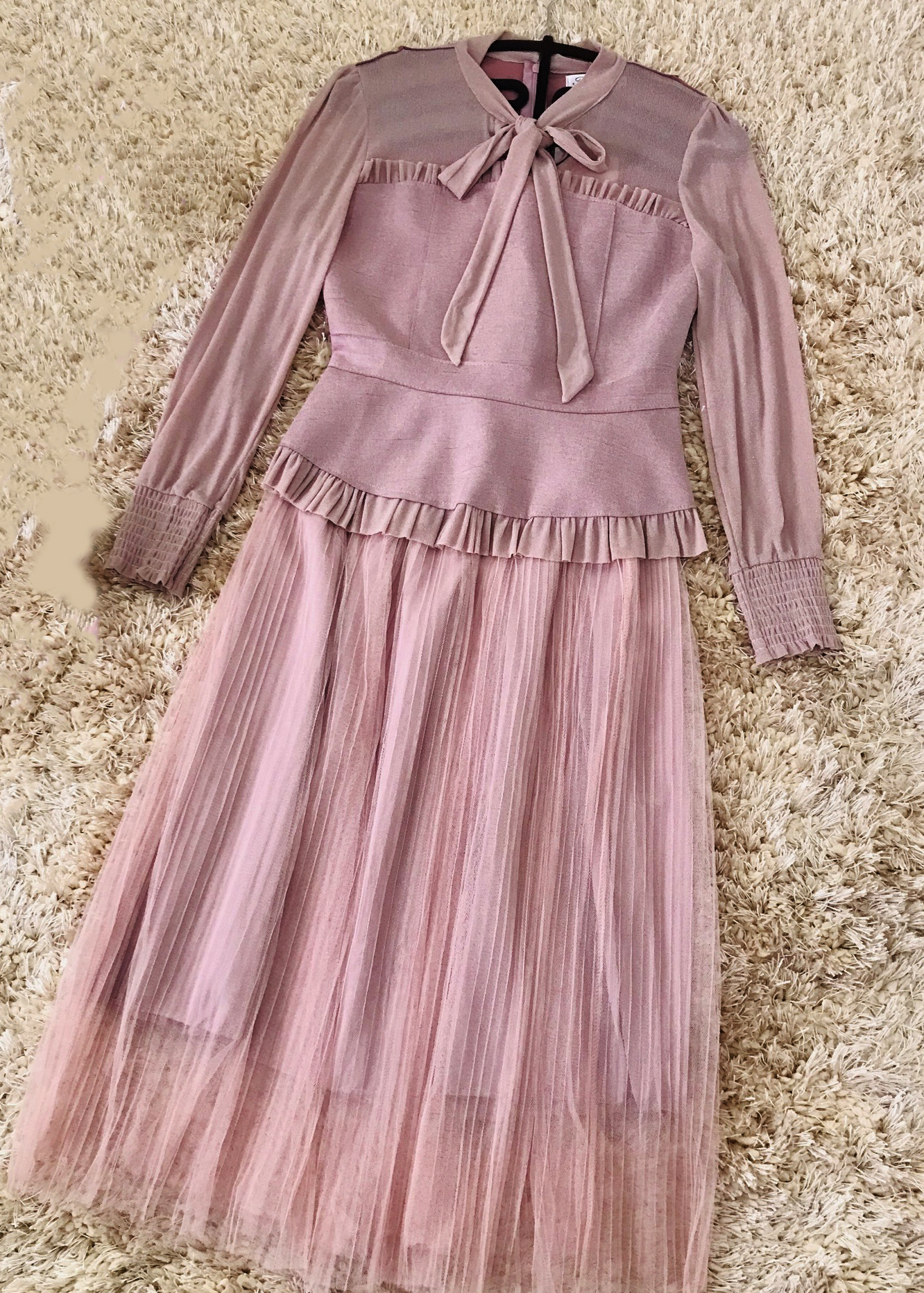 ชุดเซ็ทเสื้อและกระโปรงสีชมพู คอผูกโบว์ ใส่คู่หรือใส่แยกชิ้นได้ค่ะ L