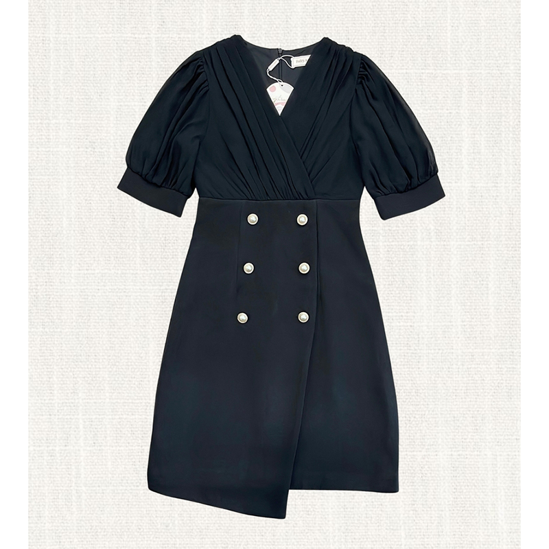 kudapy เดรสสั้นสีขาว/สีดำ จีบอกแขนจั๊มแต่งกระดุม ผ้าเบาใส่สบายสวยดูดีน่ารักมากๆ