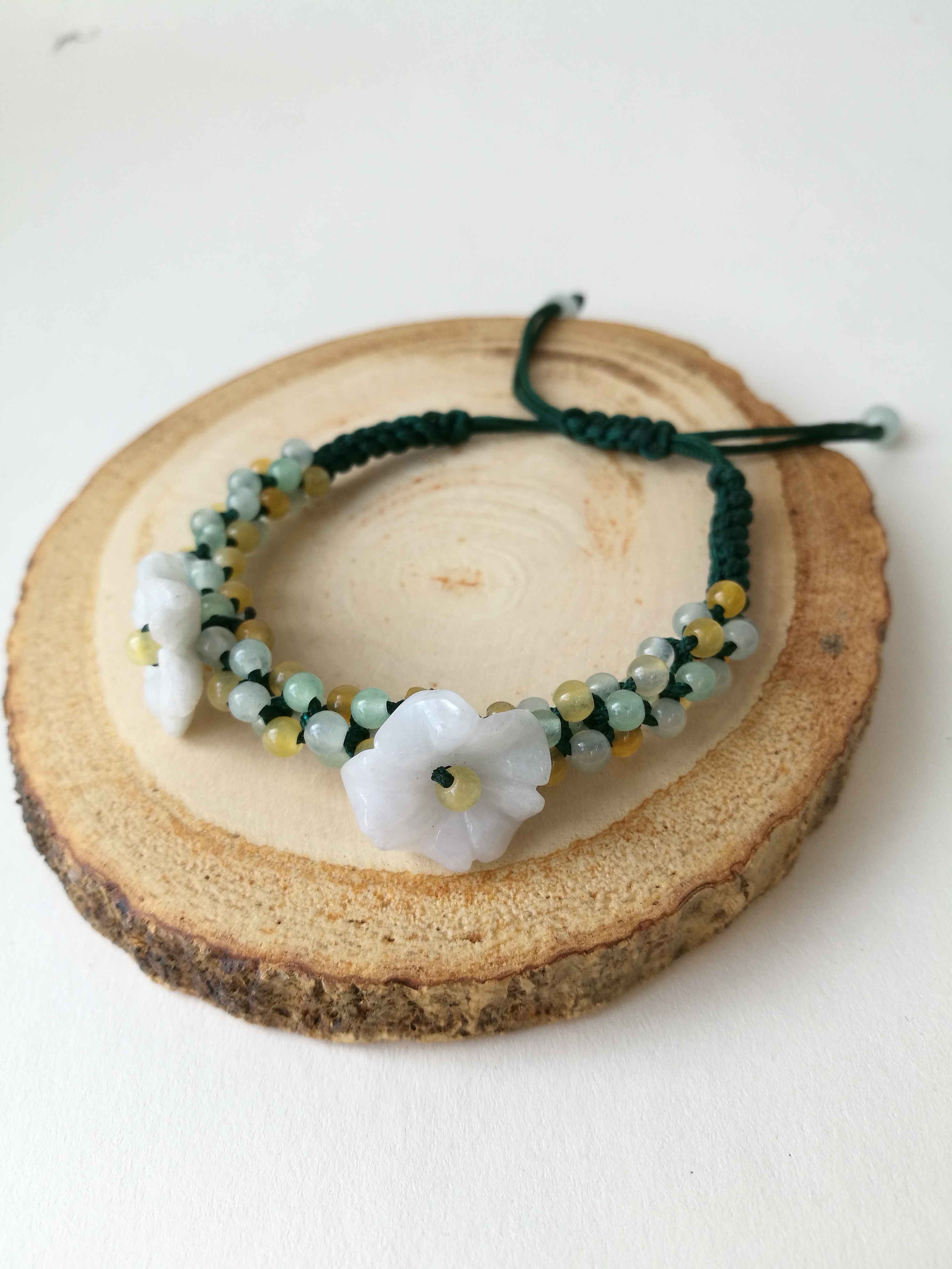 สร้อยข้อมือดอกไม้หยก(Jade)