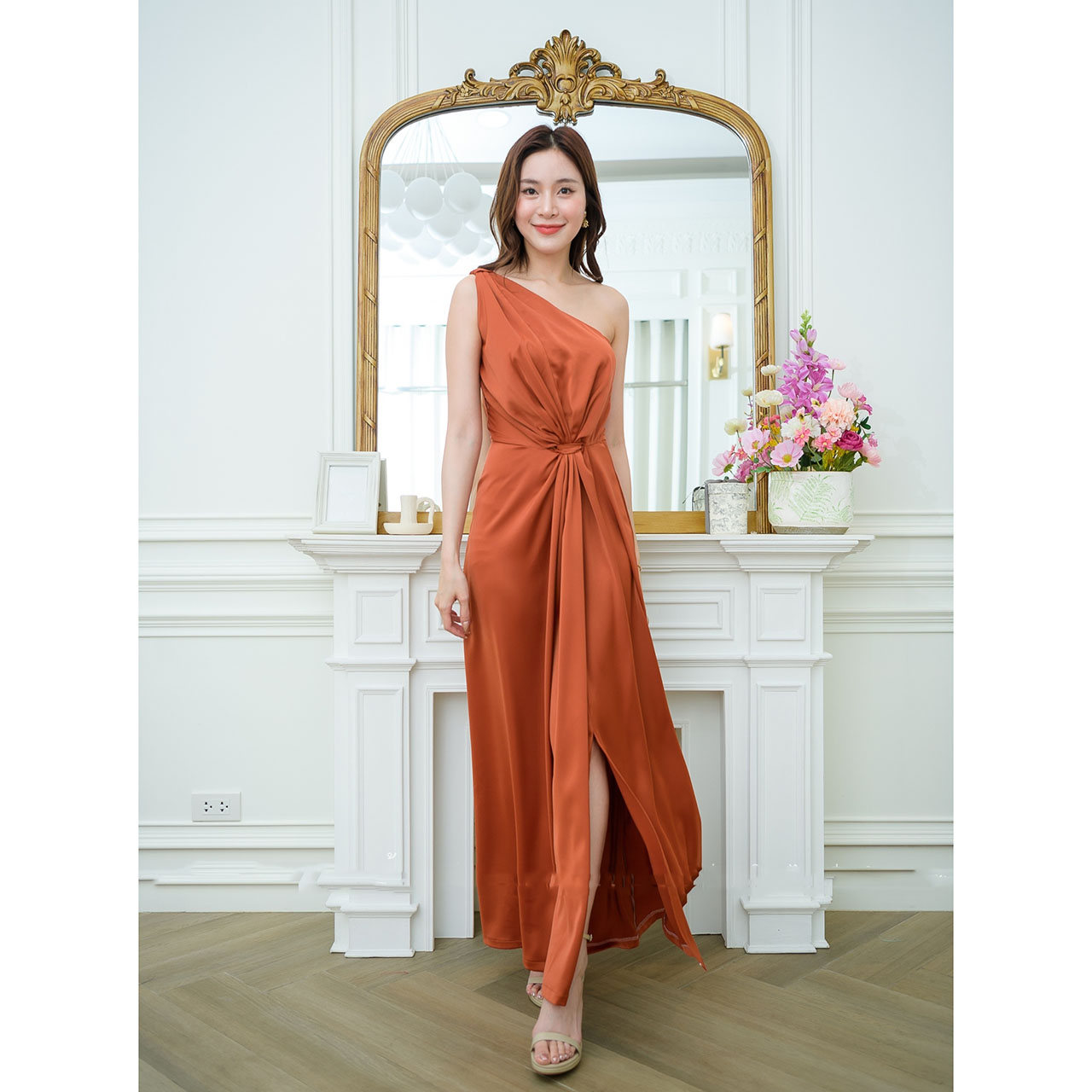 kudapy ชุดราตรีไหล่เบี่ยงรวบเอว แต่งจีบ งานสวยทรงหรูใส่ออกงาน