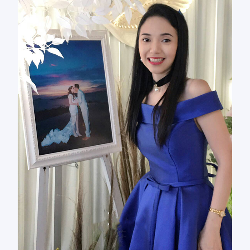 kudapy ชุดราตรีสั้นสีน้ำเงิน/ครีม แบบไหล่ปาด สไตล์วินเทจผ้าไหมดัชเชส กระโปรงทรงA แต่งโบว์2ชั้น ช่วงเอว (เชือกผูกหลัง)