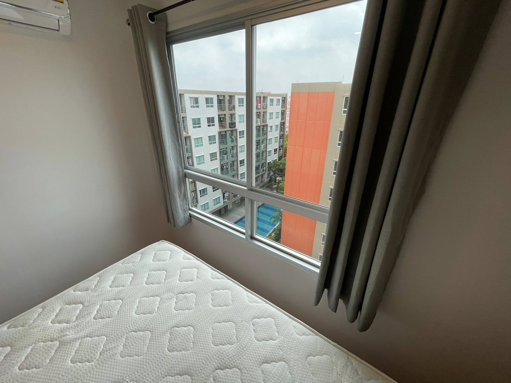 ให้เช่าคอนโด Lumpini Ville Sukhumvit 76-Bearing Station 2 (ลุมพินี วิลล์ สุขุมวิท 76-แบริ่ง สเตชั่น 2) Low Rise โซนพื้นที่ BTS สำโรงและแบริ่ง ห้องแบบ 1ห้องนอน 1ห้องน้ำ ขนาดห้อง 26 ตรม. ชั้น 8 ตึก B