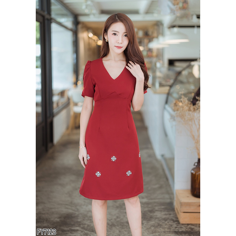 kudapy เดรสสั้นสีแดง/กรม คอวีแขนตูมสวยดูดีใส่แล้วดูเรียบร้อยน่ารัก