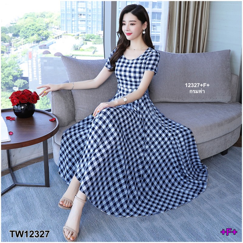 kudapy เดรสยาวสีดำ กรมท่า แดง คอกลมแขนสั้น ผ้าทอลายสก็อต กระโปรงยาวปล่อยระบาย มีซิปหลัง