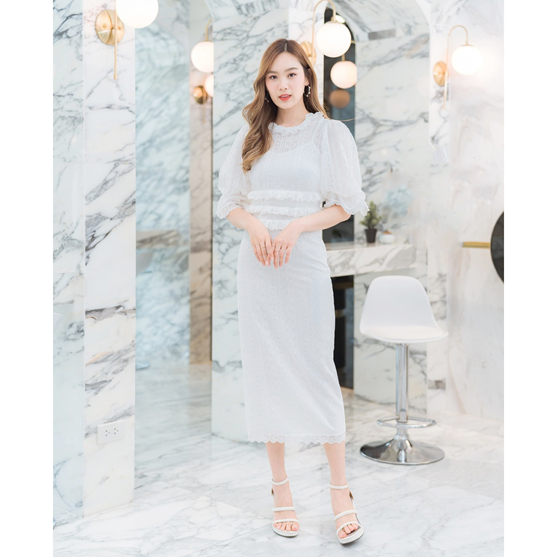 kudapy เดรสยาวสีขาว/สีชมพู ลูกไม้แขนสม็อค