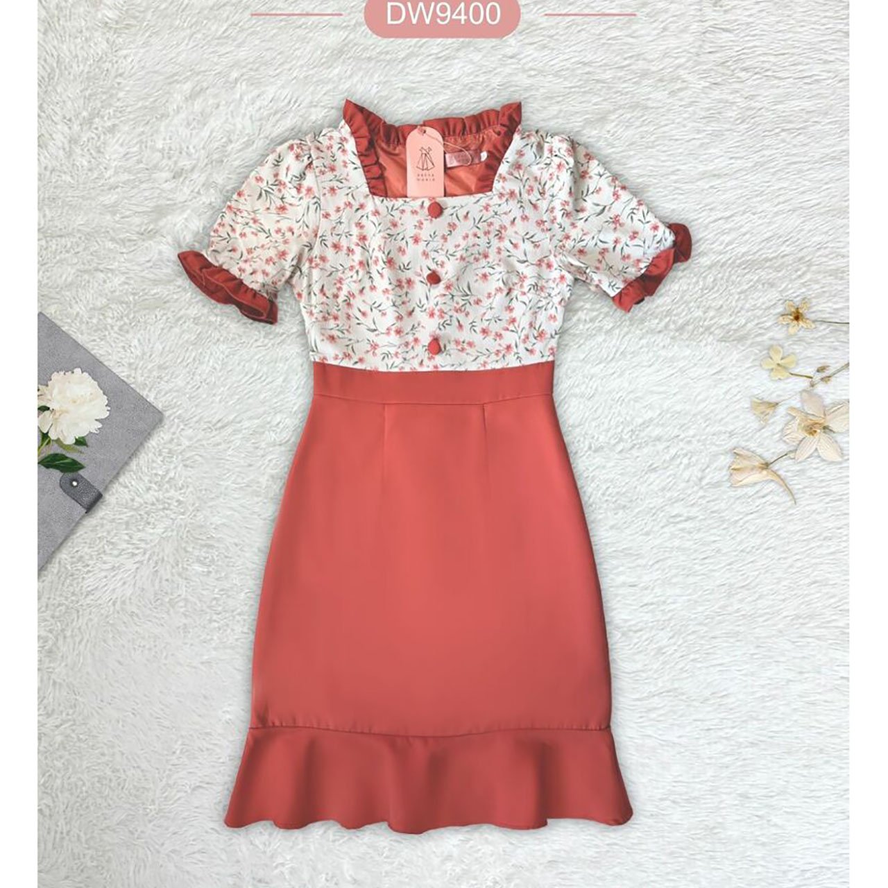 kudapy เดรสสั้นสีครีม สีส้ม สีม่วง กระโปรงสีพื้นแต่งระบายเสื้อลายดอก