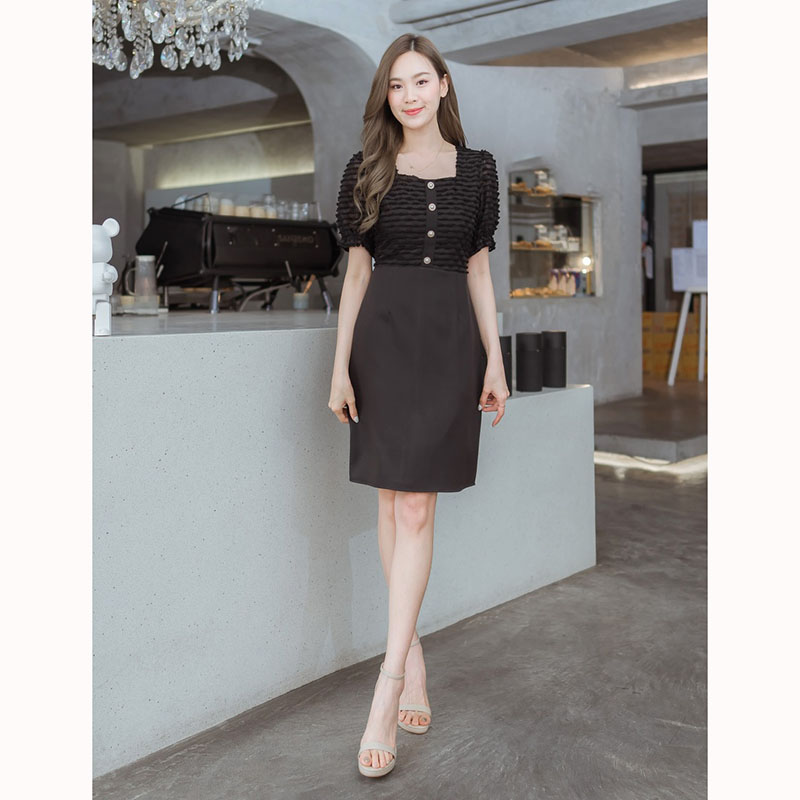 kudapy เดรสสั้นสีชมพู/สีฟ้า/สีดำ ผ้าทอแขนจั๊มแต่งกระดุม