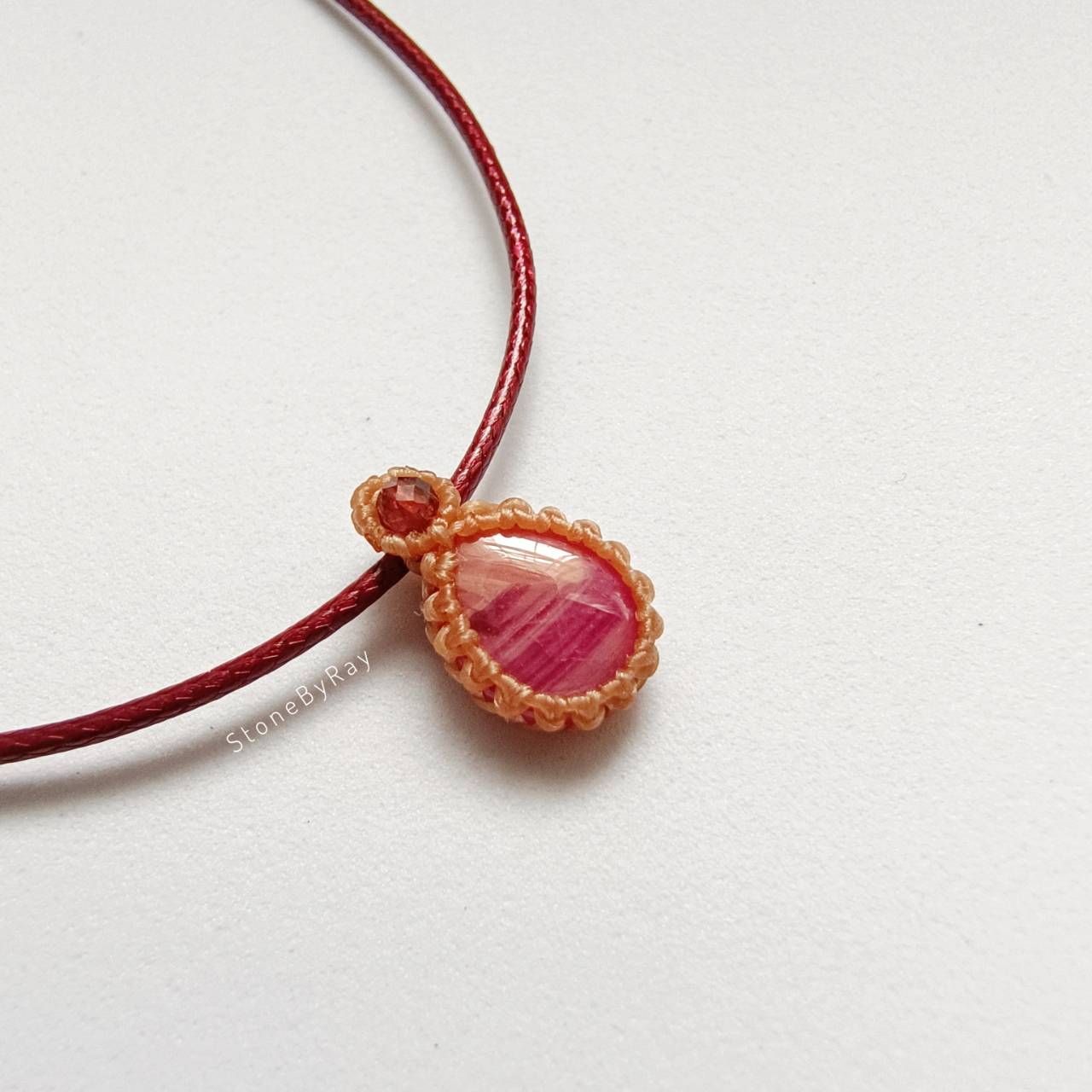 สร้อยคอเชือกจี้พลอยทับทิม Ruby