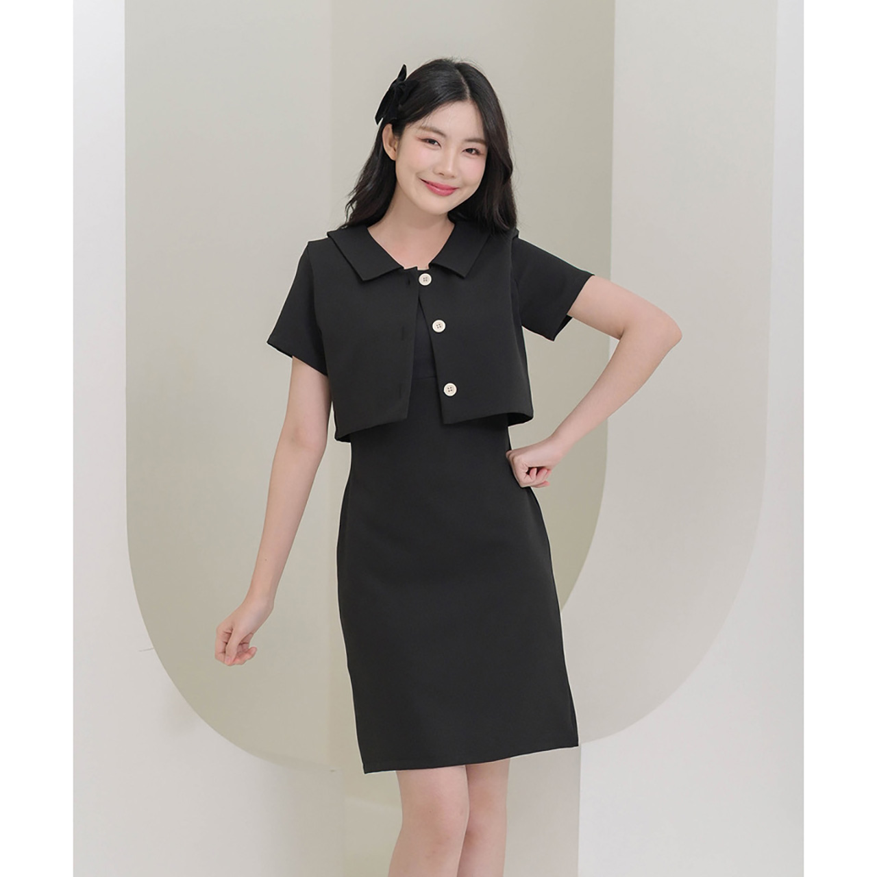 kudapy เดรสแขนสั้นคอปก ตัวเสื้อกระดุมปลดได้จริง คลาสสิกสไตล์มินิมอล ผ้าเนื้อไม่หนาไม่บาง เป็นผ้าเนื้อนิ่มใส่สบาย มีซับในทั้งตัว