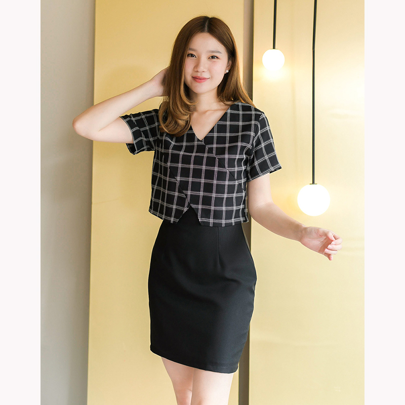 kudapy เดรสสั้นใส่ทำงาน สีเทาอมเขียว/สีดำ/สีเบจ/สีเทา คอวี ซิปหลังใส่ง่าย ผ้าลายตาราง