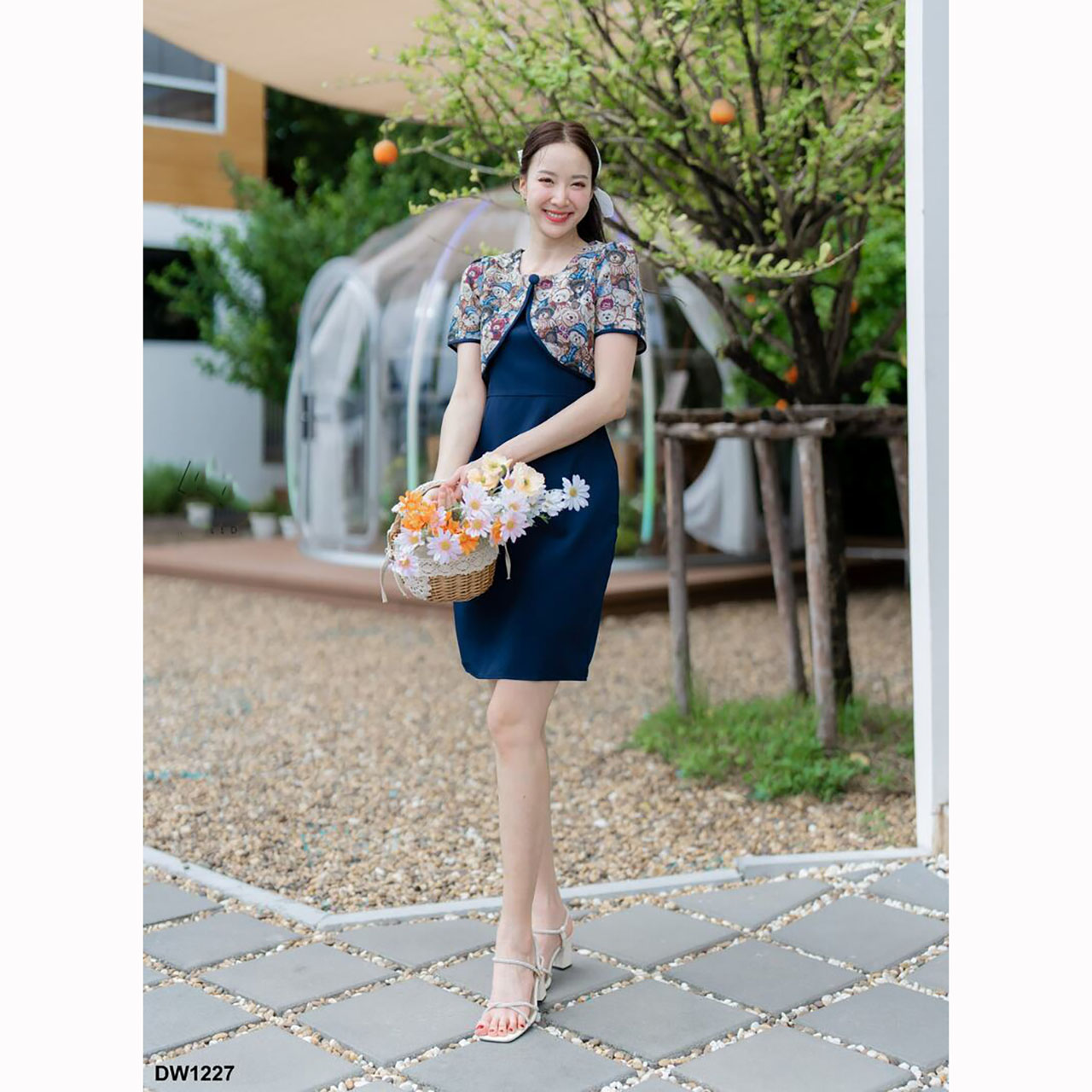 kudapy เดรสสั้นสีชมพู/สีฟ้า/สีกรม ผ้าพื้นแต่งกั๊กหมี ลายดอกไม้ สวยดูดี