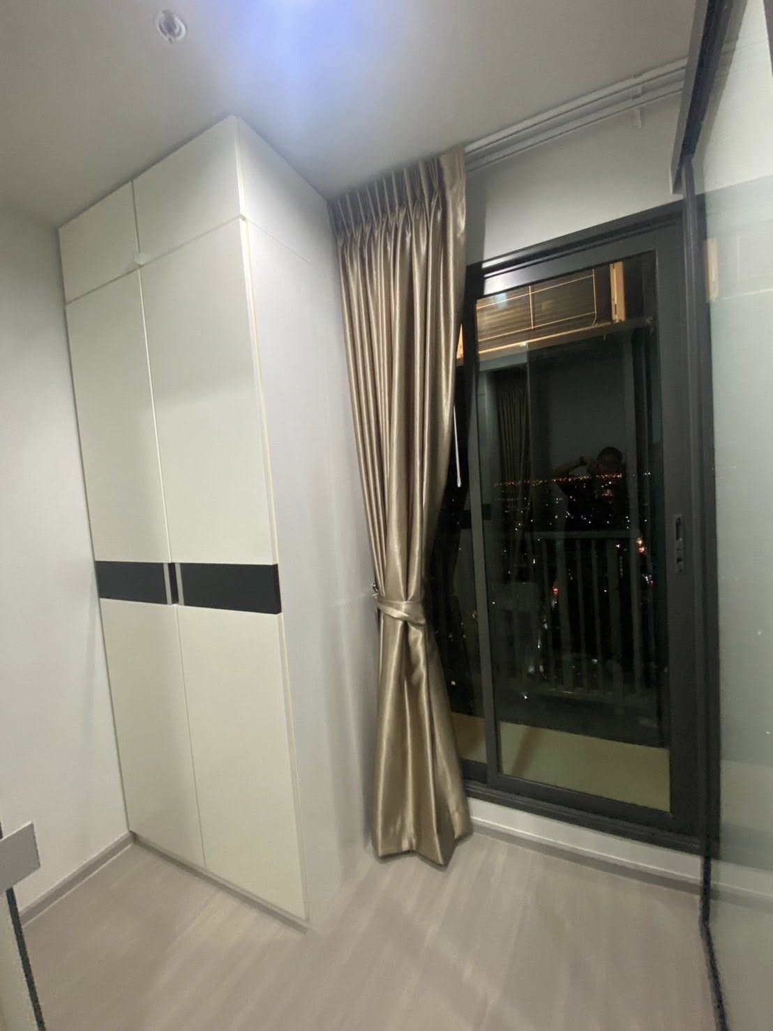 ให้เช่าคอนโด Life Ladprao (ไลฟ์ ลาดพร้าว) High Rise โซนพื้นที่ BTS ห้าแยกลาดพร้าว ห้องแบบ 1ห้องนอน 1ห้องน้ำ โซนครัวปิด ขนาดห้อง 35 ตรม. ชั้น 29 ตึก B