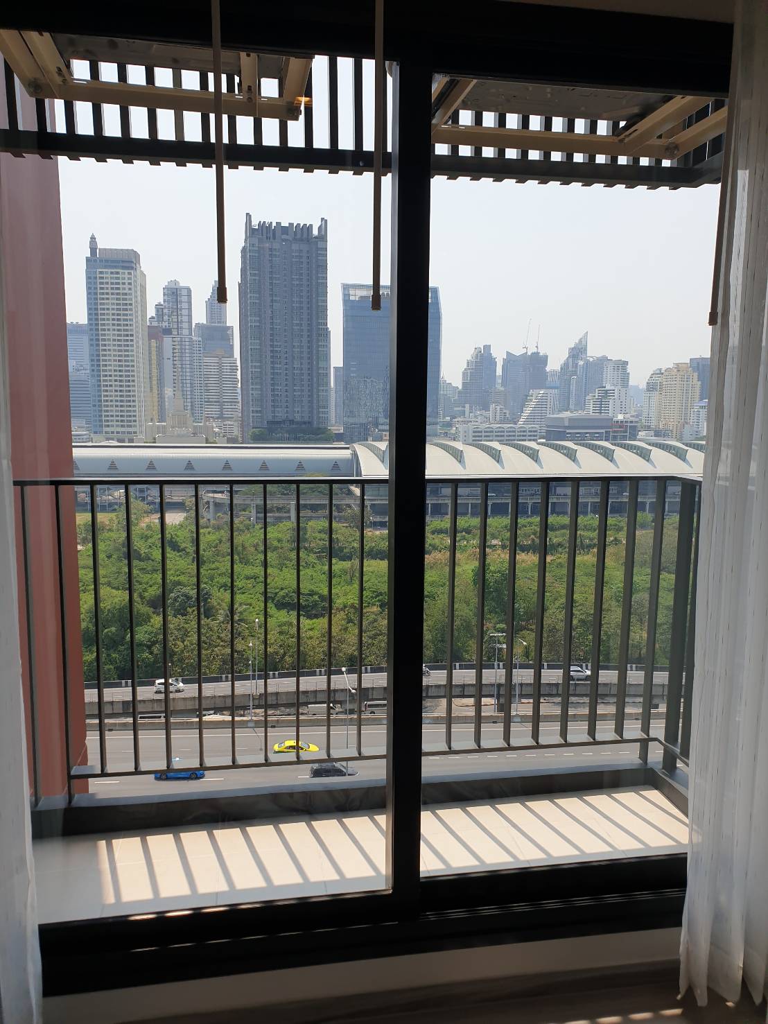 ปล่อยเช่าคอนโด Life Asoke Hype (ไลฟ์ อโศก ไฮป์) - 1ห้องนอน 1ห้องน้ำ 1ห้องนั่งเล่น - ใกล้ MRTพระราม 9และเพชรบุรี/เซ็นทรัล/มศว. - ขนาดห้อง 36 ตรม. ชั้น 15