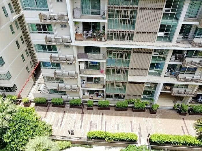 The Clover Thonglor ให้เช่าเฟอร์ครบมีเครืองซักผ้า สอบถามแอด Line ID : Smile-easy