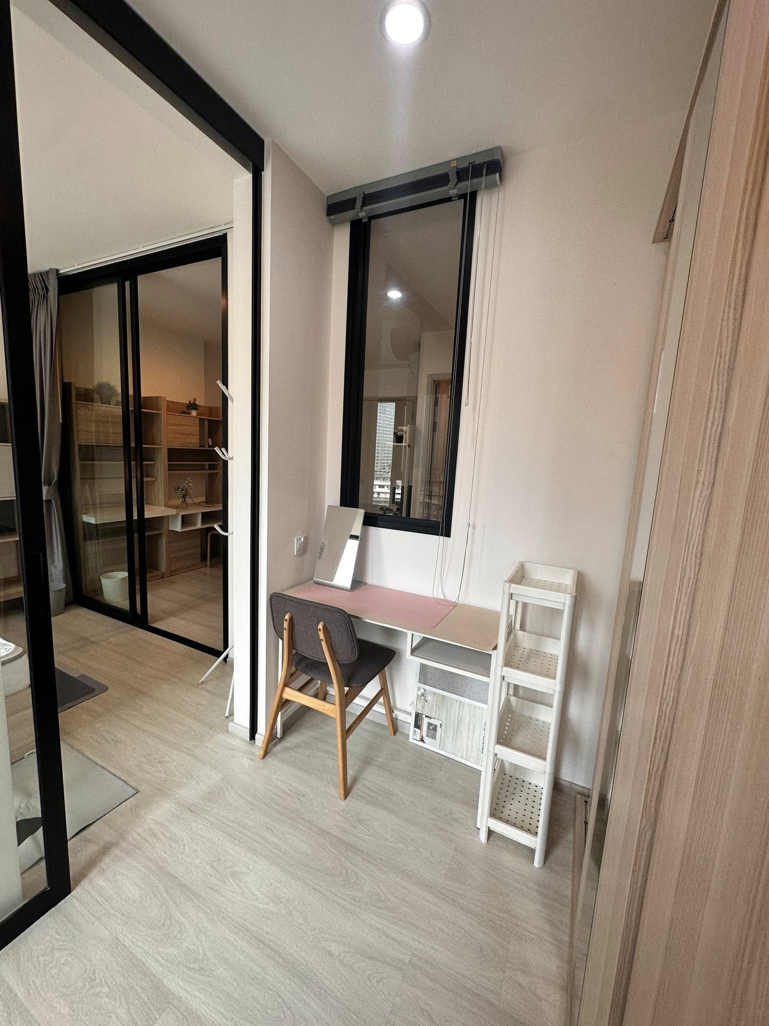 ให้เช่าคอนโด Life Asoke (ไลฟ์ อโศก) โซน รถไฟฟ้า MRT เพชรบุรี / มศว 1ห้องนอน / 1ห้องน้ำ ขนาดห้อง 35 ตรม. ชั้น 12 ตึก N