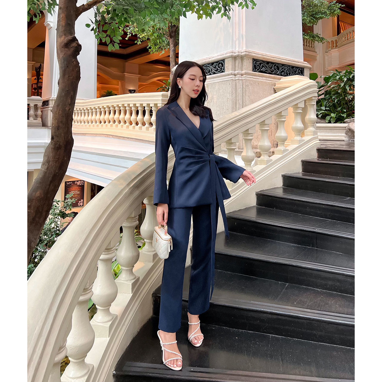 kudapy ชุดเซ็ทเสื้อสูททรงทันสมัย+กางเกง เสื้อแต่งจับจีบเพื่อให้ดูผอมเพรียม ด้านในเสื้อติดแป๊ก2 เม็ด