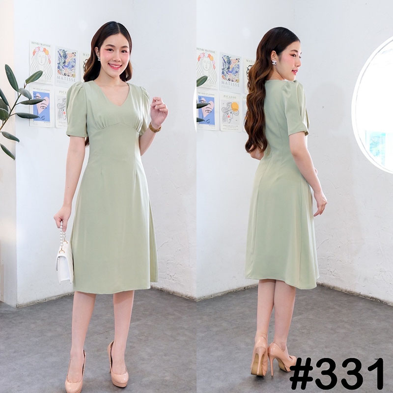 kudapy kudapy เดรสสั้นสีเขียวพิตาชิโอ/สีฟ้าอมเทา/สีแดง คอวี ดีเทลจีบแขนตุ๊กตา เอวตีเกร็ดหน้า ใส่แล้วมีช่วงเอวยาว วัยรุ่น วัยทำงาน