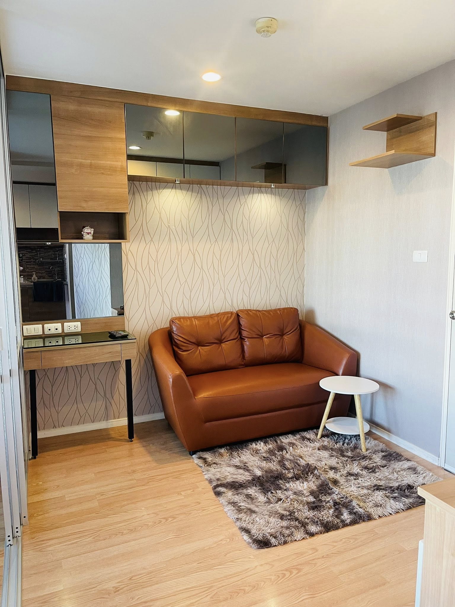 ให้เช่าคอนโด Lumpini Ville On Nut-Phatthanakan (ลุมพินี วิลล์ อ่อนนุช-พัฒนาการ) โซนพื้นที่ MRT ศรีนุช Airport Link พัฒนาการ 📍 ห้องแบบ 1ห้องนอน / 1ห้องน้ำ · ขนาดห้อง 26.75 ตรม. ชั้น 7 ตึก C1