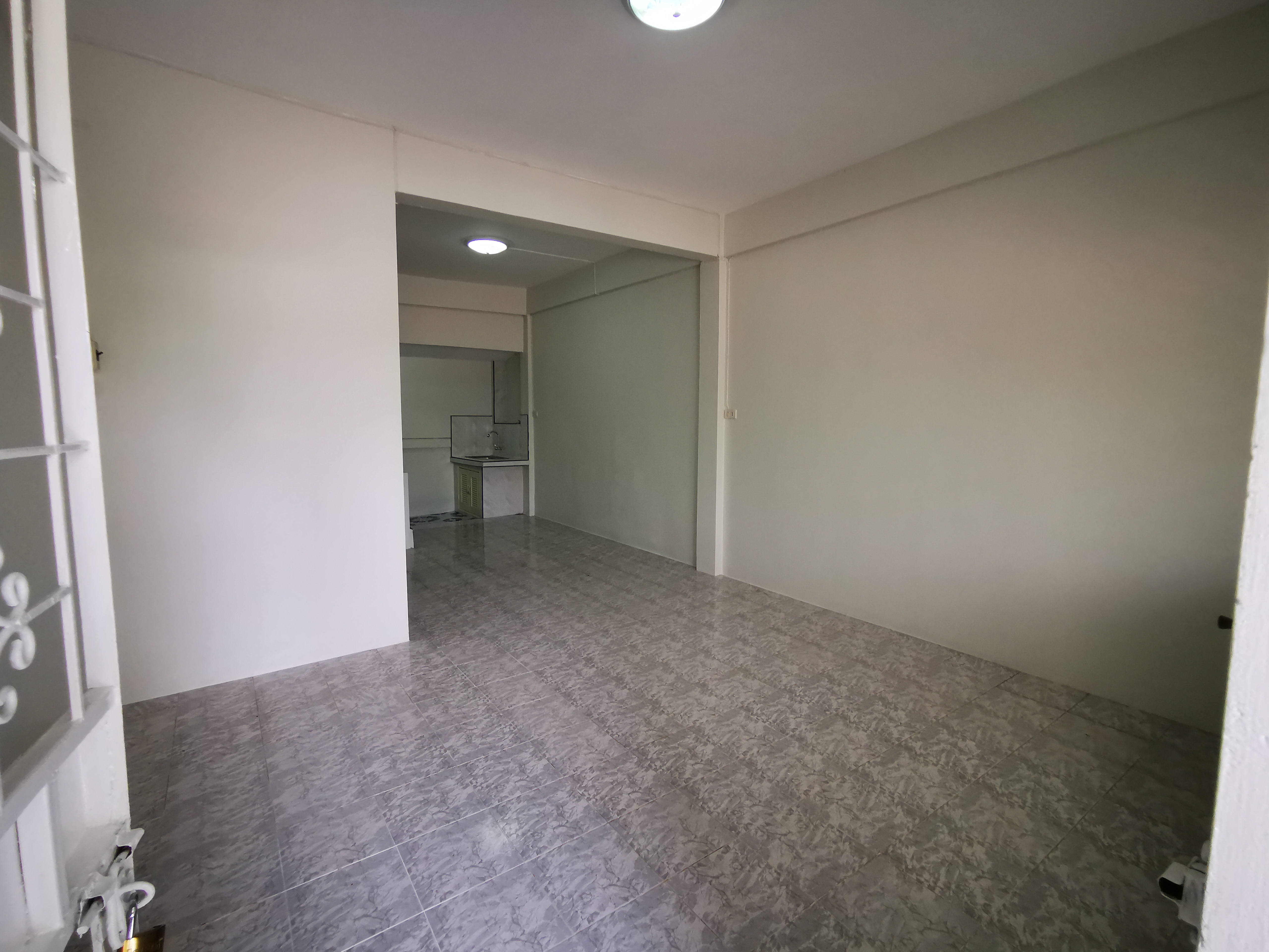 ขายบ้านพลอยสยาม 2ชั้น ดาวน์ 0 กู้ 100 กู้ไม่ผ่าน ผ่อนตรงบริษัทได้ ใกล้แยกศักดิ์ชัย เซ็นทรัล โรบินสัน ตลาดพลอย จันทบุรี ตกแต่งใหม่ ฟรีเฟอร์นิเจอร์ Townhouse Near Robinson Gems Market Chanthaburi renovated free furniture