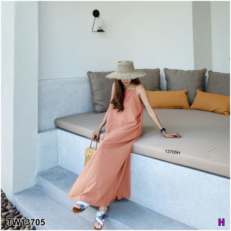 kudapy Maxi Dress เดรสยาวสีครีม ดำ เขียว เหลือง โอรส เทาเข้ม สายเดี่ยว เนื้อผ้าลินิน มีกระเป๋าข้างสองข้าง เรียบ หรู